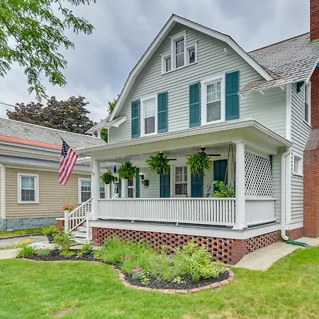 Family-Friendly Glens Falls Home W/ Sun Porch-2