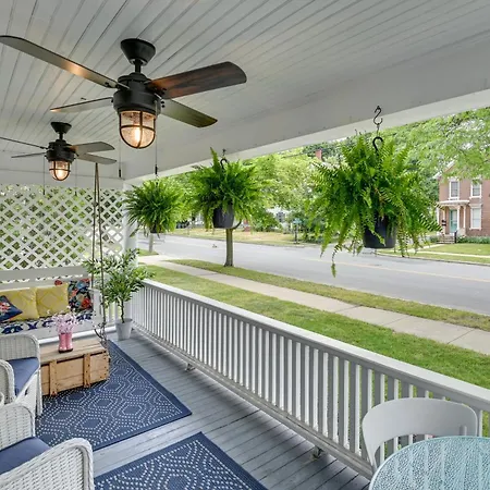 Family-Friendly Glens Falls Home W/ Sun Porch-3