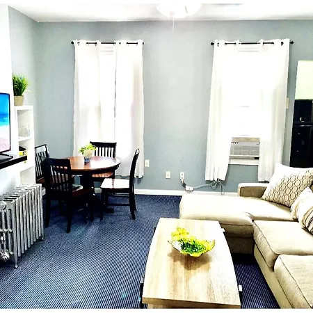 3 Bedrooms 1 Bath Apt, 10 Min To Manhattan!-3