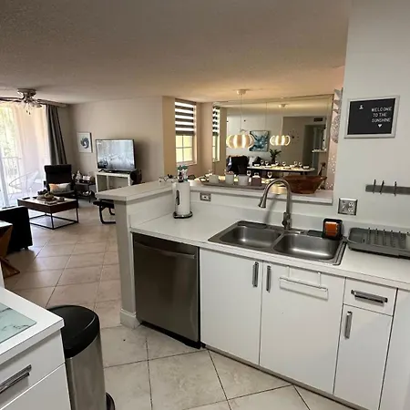 26-2A New Studio Prime 20'S W D Newly Furnished-2