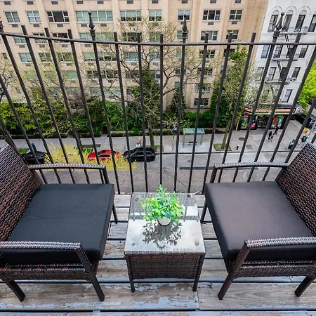 1597-Phn Ph Duplex -Private Outdoor Deck W D-3