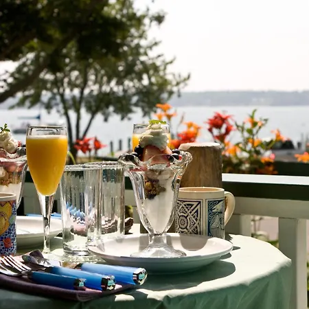 The Stirling House Waterfront Inn Greenport-2