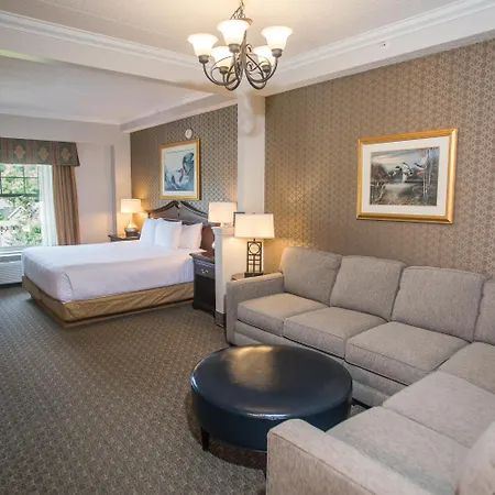 Fort William Henry Hotel-2