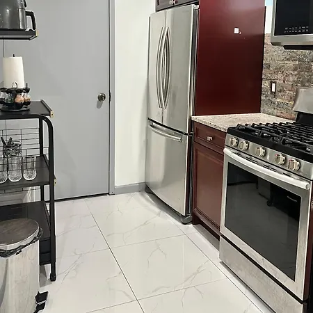 Luxury Guest Home - 10 Min To Jfk-3