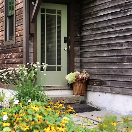 Kingston Carriage House-3