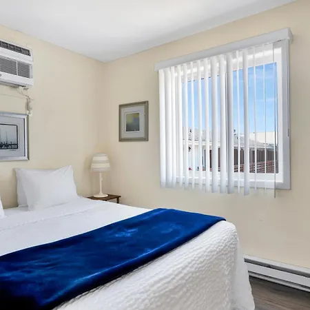 Montauk Oceanside Suites-2