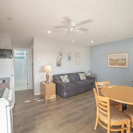 Montauk Oceanside Suites-3