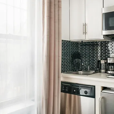 69-3A Prime Les Modern Brand New 1Br-3