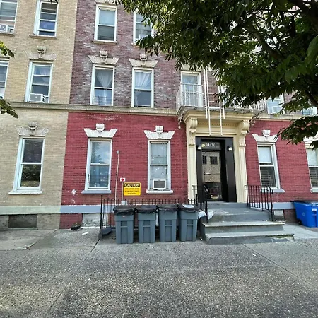 2 Bedrooms Flat 5 Minutes From Times Square-3