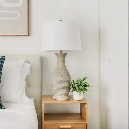 809-5A Gorgeous New 1Br Heart Of Midtown-3