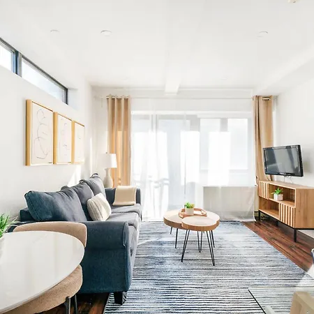 809-5A Gorgeous New 1Br Heart Of Midtown-2