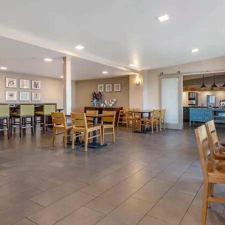 Comfort Inn & Suites Liverpool - Syracuse North-3