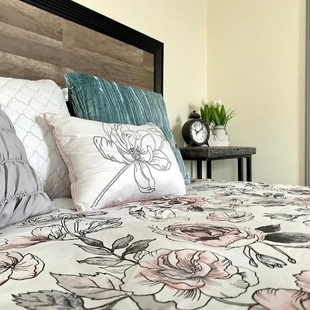 Huge 6BR Home , Modern&Convenient-2