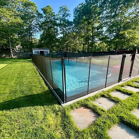 Luxurious Hamptons House With Heated Pool & Grill-3