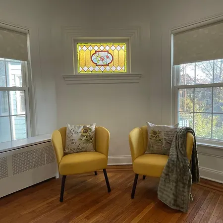 Gorgeous Victorian House!! Entire Suite In Sam'S Home-3