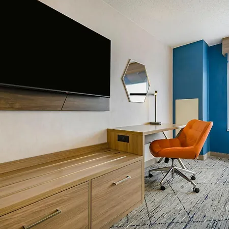 Holiday Inn Express & Suites Buffalo Airport By Ihg-3