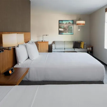 Hyatt Place Long Island City-2