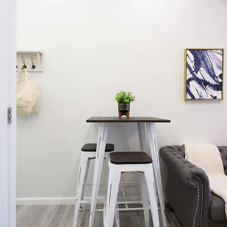 240-14 New Studio Prime Location W&D In Unit-2