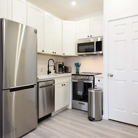 240-11 New Studio Prime Upper East W&D-2