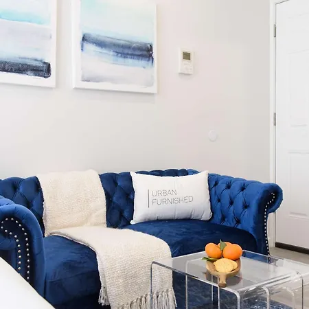 240-15 Luxury Studio Prime Location W&D-3