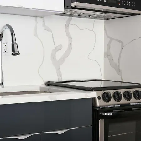 1597-3 Studio Upper East Side Apt W&D In Unit-2