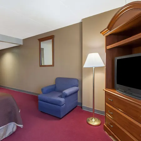 Rodeway Inn Little Falls-3