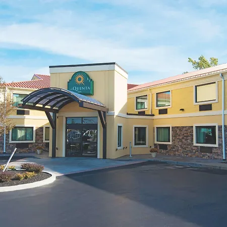 La Quinta Inn By Wyndham Buffalo Airport-3