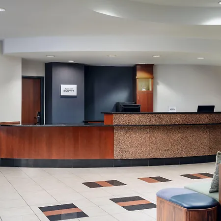 Courtyard By Marriott Kingston-2