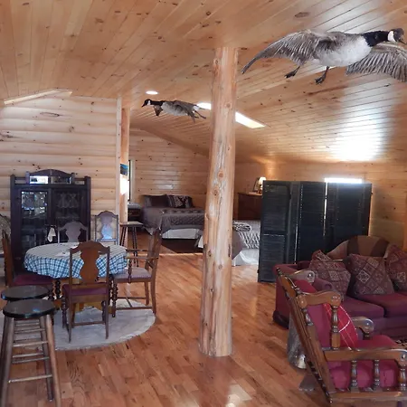 Kiwassa Lake Bed & Breakfast-3