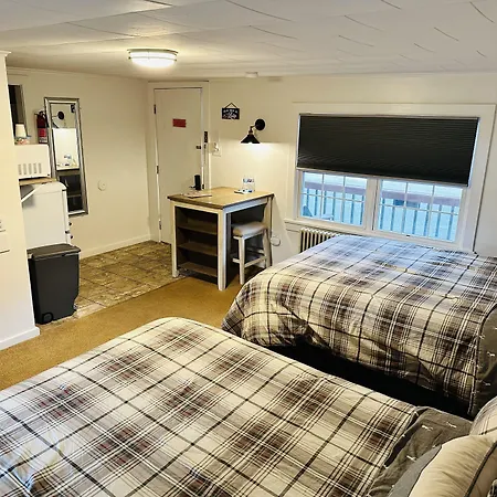 Maple Leaf Motel-2