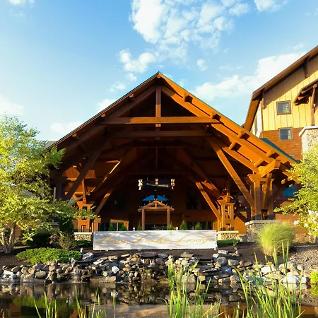 Hope Lake Lodge & Indoor Waterpark-2