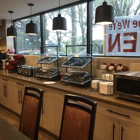 Ramada By Wyndham Bronx Terminal-3