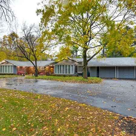 Spacious Rochester Home W/ Heated Pool & Hot Tub!-3