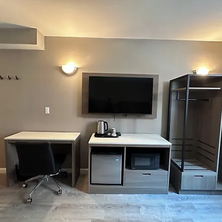 Regal Inn & Suites New York Laguardia Hotel-3