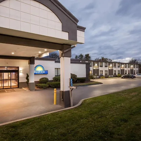 Days Inn By Wyndham Liberty Monticello-3