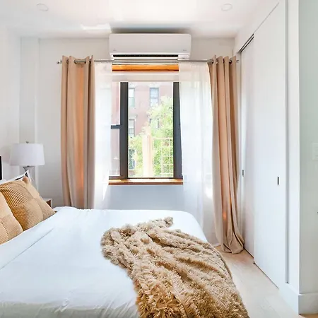 78-4B New Quality 1Br W&D In Unit Skylights-2