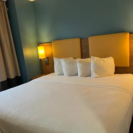Days Inn By Wyndham Brooklyn Marine Park-2