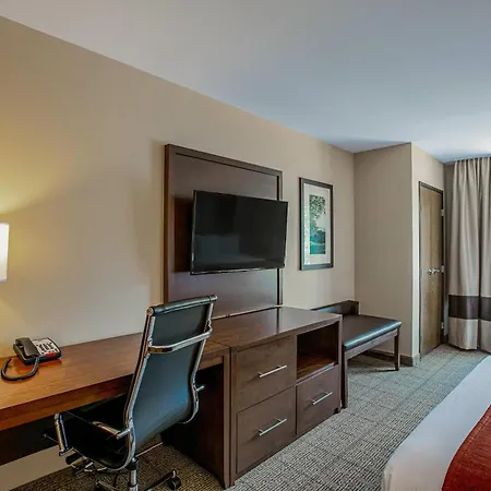Comfort Suites Fishkill Near Interstate 84-2