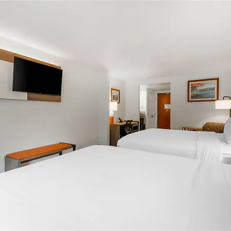 Comfort Inn & Suites Lake George-2