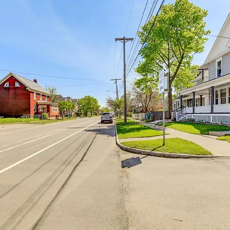 Walk To Niagara Falls! Family Home W/ Yard-2