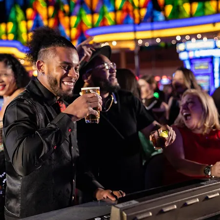 Seneca Niagara Resort & Casino (Adults Only)-2