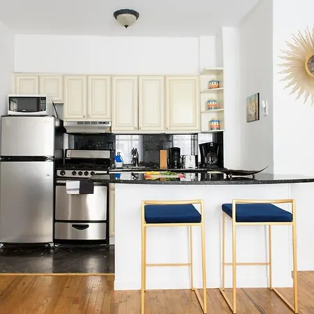 26-3B 1Br Prime Gramercy Wd In Unit Courtyard-3