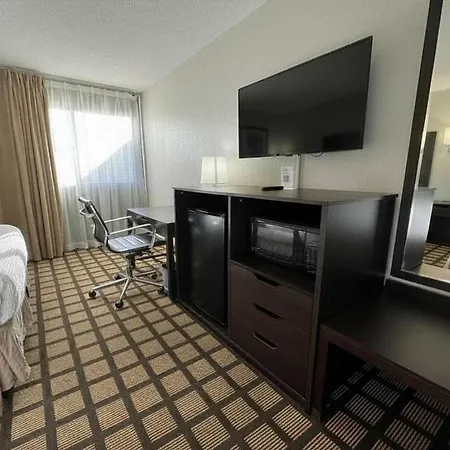 Baymont By Wyndham Queensbury/Lake George-3