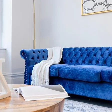E10-2 Designer East Village Townhouse 1Br W D-3
