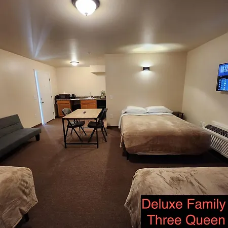 Driftwood Motel-2