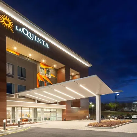La Quinta Inn & Suites By Wyndham Middletown-Goshen-2