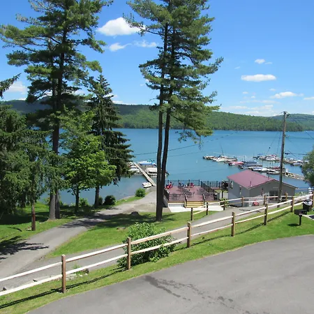 Lake 'N Pines Motel-3