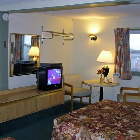 Watertown Budget Inn-2