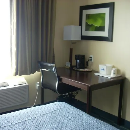 Days Inn & Suites By Wyndham Ozone Park/Jfk Airport-2
