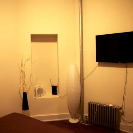 Cozy Apartment Near Central Park-2